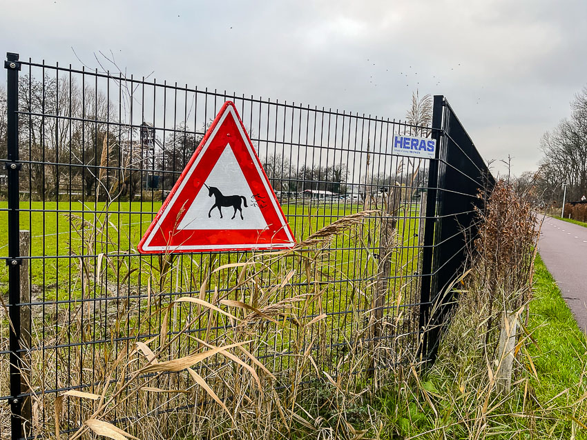 pas op: eenhoorn